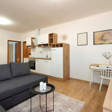 Double Oak Apartment